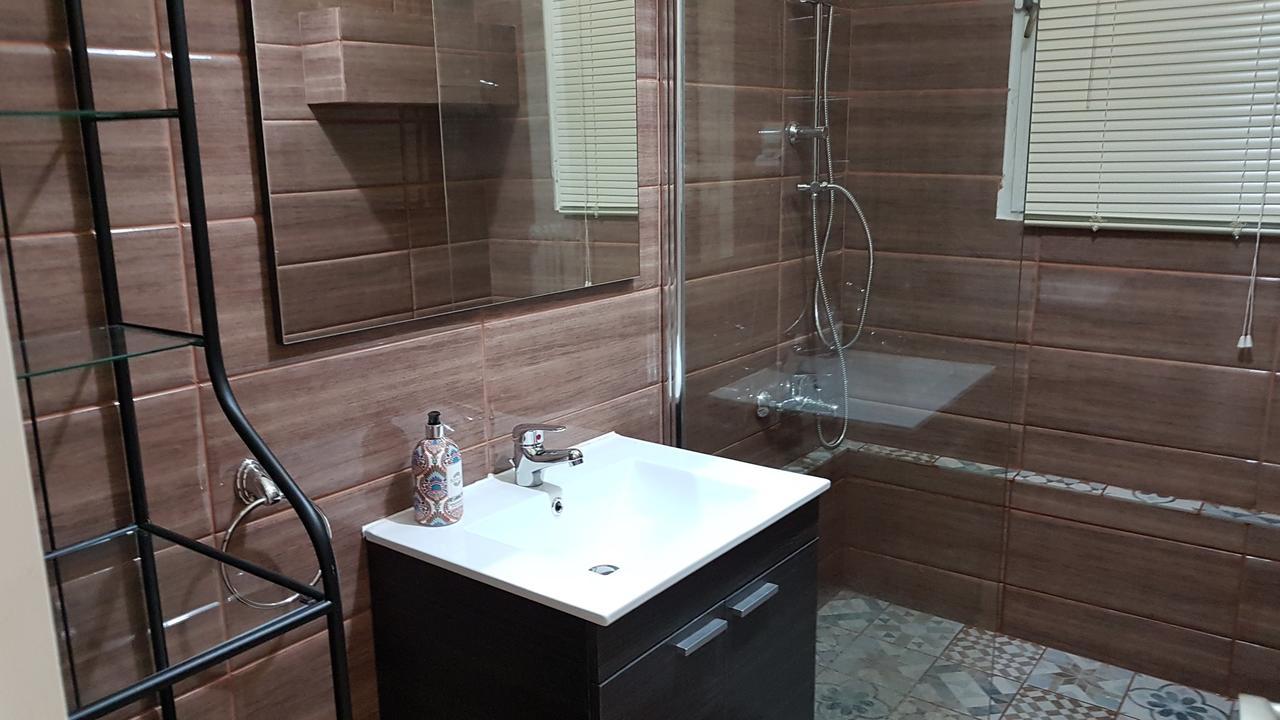Menta Errathens Apartment - Athens Center, 5 Bd, 2 Bath Luaran gambar